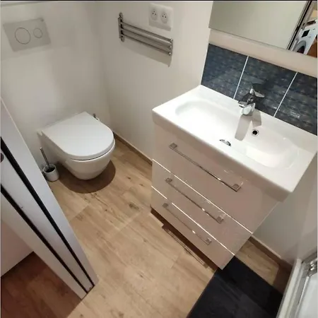 Studio Cosy Sur La Plus Jolie Place+parking Prive * La Ciotat